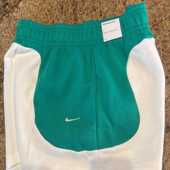 Nike Shorts - Picture 3 of 5